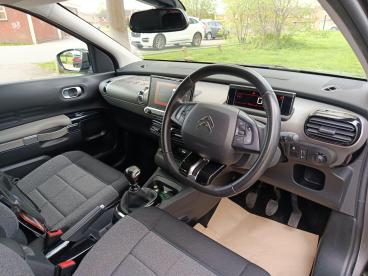 SPOTICAR Citroën C4 Cactus 1.2 Puretech Gpf Flair Euro 6 (s/s) 5dr Used Car - Hatchback Petrol Grey - Aylesbury - 1200633394_5