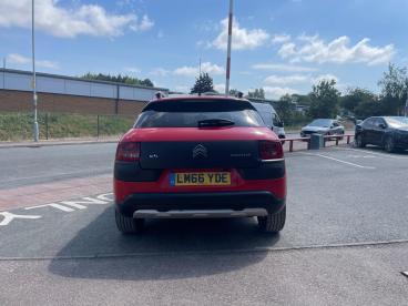 SPOTICAR Citroën C4 Cactus 1.2 Puretech Rip Curl Euro 6 (s/s) 5dr Used Car - Hatchback Petrol Red - Melton Mowbray - 1200634272_4