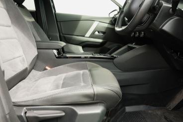 SPOTICAR Citroën C4 X 1.2 Puretech Max Fastback Eat8 Euro 6 (s/s) 4dr Used Car - Suv Petrol Blue - Keighley - 1200611153_4