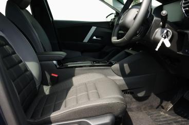 SPOTICAR Citroën C4 X 1.2 Hybrid Plus Fastback E-dsc Euro 6 (s/s) 4dr Used Car - Suv Hybrid Blue - Blackburn - 1200622647_3