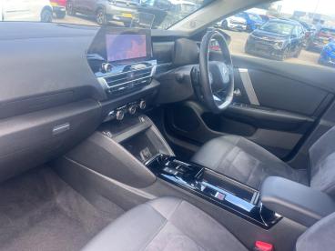 SPOTICAR Citroën C4 X 1.2 Puretech Max Fastback Eat8 Euro 6 (s/s) 4dr Used Car - Suv Petrol White - Weston-super-mare - 1200623519_2