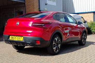 SPOTICAR Citroën C4 X 1.2 Hybrid Max Fastback E-dsc Euro 6 (s/s) 4dr Used Car - Suv Hybrid Red - Fareham - 1200629161_3