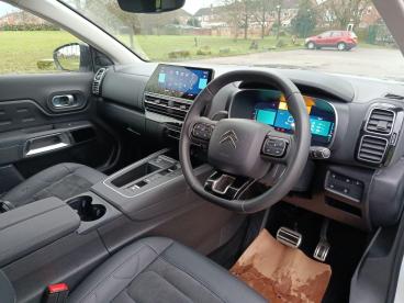 SPOTICAR Citroën C5 Aircross 1.6 14.2kwh Shine E-eat8 Euro 6 (s/s) 5dr Used Car - Suv Plug-in Hybrid White - Aylesbury - 1200568425_5