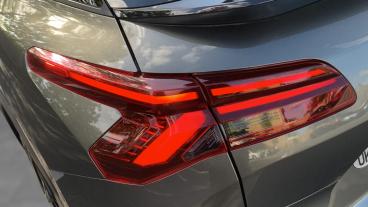 SPOTICAR Citroën C5 X 1.2 Puretech Shine Plus Eat8 Euro 6 (s/s) 5dr Used Car - Hatchback Petrol Grey - Walton On Thames - 1200640608_5