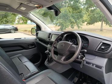 SPOTICAR Citroën Dispatch Van 1.5 Bluehdi 1000 Enterprise Pro Xl Fwd 3 Euro 6 (s Used Car - Commercial Vehicle Diesel White - Aylesbury - 1200534926_5