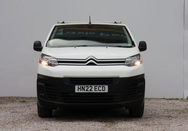 SPOTICAR Citroën Dispatch Van 1.5 Bluehdi 1000 Enterprise Pro M Fwd 2 Euro 6 (s/ Used Car - Commercial Vehicle Diesel White - Preston - 1200545450_4