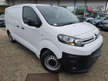 SPOTICAR Citroën Dispatch Van 1.5 Bluehdi 1000 Enterprise Pro M Fwd 2 Euro 6 (s/ Used Car - Commercial Vehicle Diesel White - Southampton - 1200551391_1