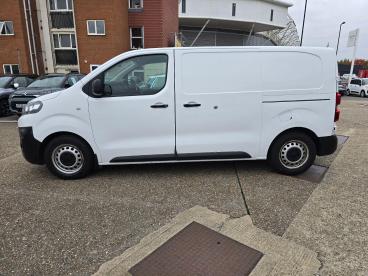 SPOTICAR Citroën Dispatch Van 1.5 Bluehdi 1000 Enterprise Pro M Fwd 2 Euro 6 (s/ Used Car - Commercial Vehicle Diesel White - Southampton - 1200551391_4