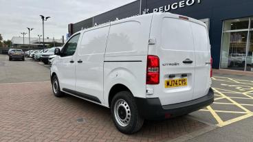 SPOTICAR Citroën Dispatch Van 1.5 Bluehdi Enterprise M Mwb Euro 6 (s/s) 6dr Used Car - Commercial Vehicle Diesel White - Leicester - 1200552620_5