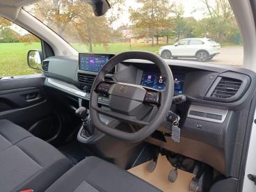 SPOTICAR Citroën Dispatch Van 1.5 Bluehdi Enterprise M Mwb Euro 6 (s/s) 6dr Used Car - Commercial Vehicle Diesel White - Aylesbury - 1200555970_5