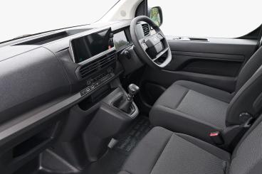 SPOTICAR Citroën Dispatch Van 1.5 Bluehdi Driver Xl Lwb Euro 6 (s/s) 6dr Used Car - Commercial Vehicle Diesel White - Telford - 1200557023_2