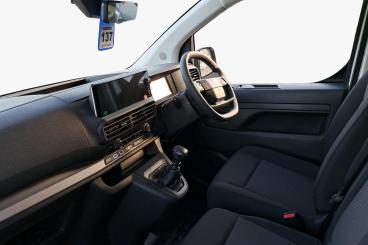 SPOTICAR Citroën Dispatch Van 1.5 Bluehdi Driver Xl Lwb Euro 6 (s/s) 6dr Used Car - Commercial Vehicle Diesel White - Telford - 1200562037_2