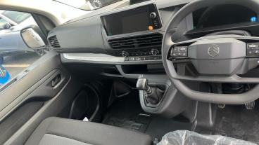 SPOTICAR Citroën Dispatch Van 1.5 Bluehdi Enterprise M Mwb Euro 6 (s/s) 6dr Used Car - Commercial Vehicle Diesel White - Wimbledon - 1200576765_4