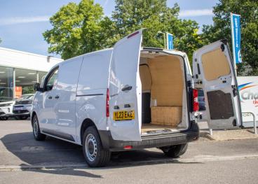 SPOTICAR Citroën Dispatch Van 1.5 Bluehdi 1000 Enterprise Edition M Fwd 2 Euro 6 Used Car - Commercial Vehicle Diesel White - Aldershot - 1200583836_5