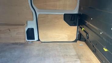 SPOTICAR Citroën Dispatch Van 1.5 Bluehdi Driver Xl Lwb Euro 6 (s/s) 6dr Used Car - Commercial Vehicle Diesel White - Romford - 1200584717_4