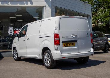 SPOTICAR Citroën Dispatch Van 1.5 Bluehdi 1000 Driver Edition M Fwd 2 Euro 6 (s/ Used Car - Commercial Vehicle Diesel White - Aldershot - 1200595841_4