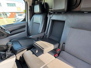 SPOTICAR Citroën Dispatch Van 1.5 Bluehdi 1000 Enterprise M Fwd 2 Euro 6 (s/s) 6 Used Car - Commercial Vehicle Diesel White - Chorley - 1200597194_2