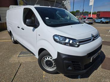 SPOTICAR Citroën Dispatch Van 2.0 Bluehdi 1400 Enterprise Edition Xl Fwd 3 Euro Used Car - Commercial Vehicle Diesel White - Southampton - 1200599057_1