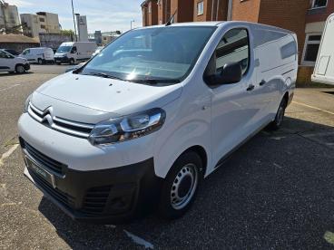 SPOTICAR Citroën Dispatch Van 2.0 Bluehdi 1400 Enterprise Edition Xl Fwd 3 Euro Used Car - Commercial Vehicle Diesel White - Southampton - 1200599057_3