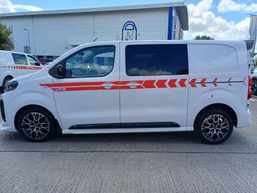 SPOTICAR Citroën Dispatch Van 2.2 Vtr M Crew Van Auto 8 Mwb Euro 6 (s/s) 6dr Used Car - Commercial Vehicle Diesel White - Exeter - 1200611862_4