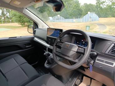 SPOTICAR Citroën Dispatch Van 1.5 Bluehdi Enterprise M Mwb Euro 6 (s/s) 6dr Used Car - Commercial Vehicle Diesel Grey - Aylesbury - 1200620190_5