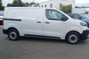 SPOTICAR Citroën Dispatch Van 1.5 Bluehdi Enterprise M Mwb Euro 6 (s/s) 6dr Used Car - Commercial Vehicle Diesel White - Exeter - 1200636833_2