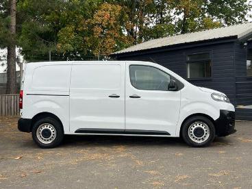 SPOTICAR Citroën Dispatch Van 1.5 Bluehdi 1000 Enterprise Edition M Fwd 2 Euro 6 Used Car - Commercial Vehicle Diesel White - Perth - 1200638371_4