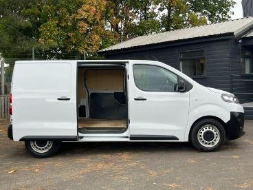 SPOTICAR Citroën Dispatch Van 1.5 Bluehdi 1000 Enterprise Edition M Fwd 2 Euro 6 Used Car - Commercial Vehicle Diesel White - Perth - 1200638371_5