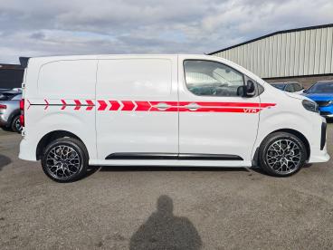SPOTICAR Citroën Dispatch Van 2.2 Vtr M Auto 8 Mwb Euro 6 (s/s) 6dr Used Car - Commercial Vehicle Diesel White - Eglinton - 1200642972_2