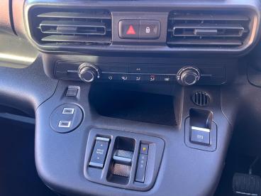 SPOTICAR Citroën Berlingo E-berlingo 52kwh Plus M Auto 5dr (7.4kw Charger) Used Car - Mpv Electric Grey - Wakefield - 1200482064_4