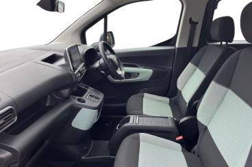 SPOTICAR Citroën Berlingo E-berlingo 50kwh Feel M Auto 5dr (7.4kw Charger) Used Car - Mpv Electric White - Peterborough - 1200558096_2