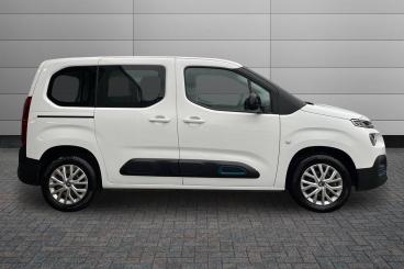 SPOTICAR Citroën Berlingo E-berlingo 50kwh Feel M Auto 5dr (7.4kw Charger) Used Car - Mpv Electric White - Peterborough - 1200558096_4