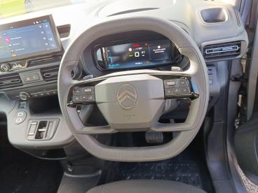 SPOTICAR Citroën Berlingo E-berlingo 52kwh Plus M Auto 5dr (7.4kw Charger) Used Car - Mpv Electric Grey - Aylesbury - 1200574762_3