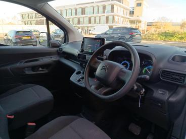 SPOTICAR Citroën Berlingo E-berlingo 800 50kwh Enterprise Edition M Auto Swb 5dr (11kw Used Car - Commercial Vehicle Electric White - Aylesbury - 1200578905_5