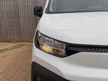 SPOTICAR Citroën Berlingo E-berlingo 52kwh Driver M Panel Van Auto Swb 5dr (7.4kw Charg Used Car - Commercial Vehicle Electric White - Maidstone - 1200600302_2
