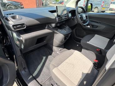 SPOTICAR Citroën Berlingo E-berlingo 52kwh Plus Xl Auto 5dr (7.4kw Charger) Used Car - Mpv Electric Black - Chorley - 1200600669_2
