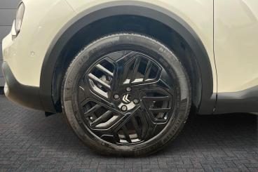 SPOTICAR Citroën C4 E-c4 50kwh E-series Auto 5dr (7.4kw Charger) Used Car - Hatchback Electric White - Peterborough - 1200557190_5