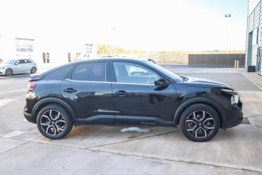 SPOTICAR Citroën C4 E-c4 50kwh Shine Plus Auto 5dr (7.4kw Charger) Used Car - Hatchback Electric Black - Bromsgrove - 1200560523_5