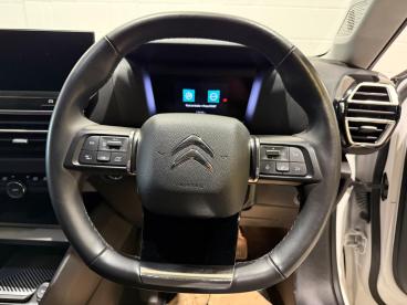 SPOTICAR Citroën C4 E-c4 50kwh C-series Edition Auto 5dr (7.4kw Charger) Used Car - Hatchback Electric White - Carlisle - 1200568706_3