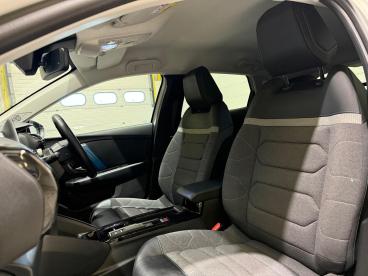 SPOTICAR Citroën C4 E-c4 50kwh C-series Edition Auto 5dr (7.4kw Charger) Used Car - Hatchback Electric White - Carlisle - 1200568706_4