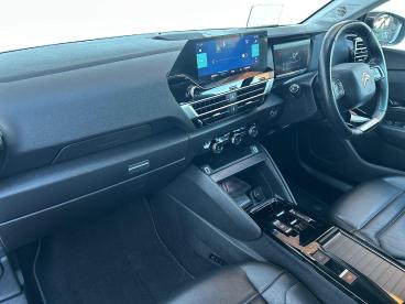 SPOTICAR Citroën C4 E-c4 50kwh Shine Plus Auto 5dr Used Car - Hatchback Electric White - Wigan - 1200582909_2