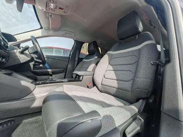 SPOTICAR Citroën C4 E-c4 50kwh Shine Auto 5dr Used Car - Hatchback Electric Black - Dartford - 1200588039_3