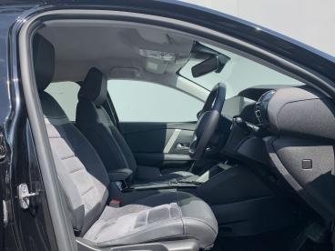 SPOTICAR Citroën C4 E-c4 50kwh E-series Auto 5dr (7.4kw Charger) Used Car - Hatchback Electric Black - Blackburn - 1200613587_2