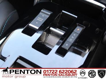 SPOTICAR Citroën C4 X E-c4 X 50kwh Shine Fastback Auto 4dr (7.4kw Charger) Used Car - Suv Electric White - Salisbury - 1200542702_4