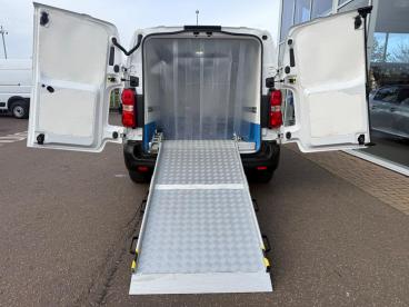 SPOTICAR Citroën Dispatch E-dispatch E 1000 75kwh Enterprise M Auto Mwb 6dr Used Car - Commercial Vehicle Electric White - Boston - 1200554572_2