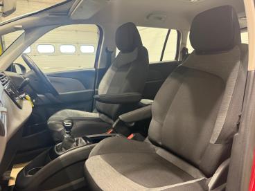 SPOTICAR Citroën C4 Grand Spacetourer Grand C4 Spacetourer 1.2 Puretech Live Euro 6 (s/s) 5dr Used Car - Mpv Petrol Red - Carlisle - 1200640342_4