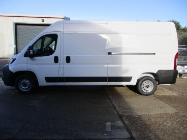 SPOTICAR Citroën Relay 2.2 Bluehdi 35 Enterprise L3 H2 Euro 6 (s/s) 5dr Used Car - Commercial Vehicle Diesel White - Colchester - 1200555765_4