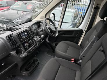 SPOTICAR Citroën Relay 2.2 Bluehdi 35 Enterprise L2 H2 Euro 6 (s/s) 5dr Used Car - Commercial Vehicle Diesel  - Blackpool - 1200556372_2