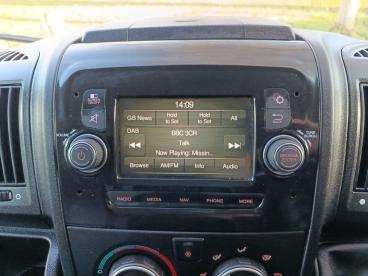 SPOTICAR Citroën Relay 2.2 Bluehdi 35 Enterprise L3 High Roof Euro 6 (s/s Used Car - Commercial Vehicle Diesel White - Aylesbury - 1200560834_4