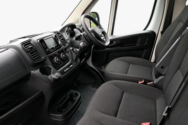 SPOTICAR Citroën Relay 2.2 Bluehdi 35 Enterprise Ready To Run Crew Van L3 Used Car - Commercial Vehicle Diesel White - Telford - 1200564354_2